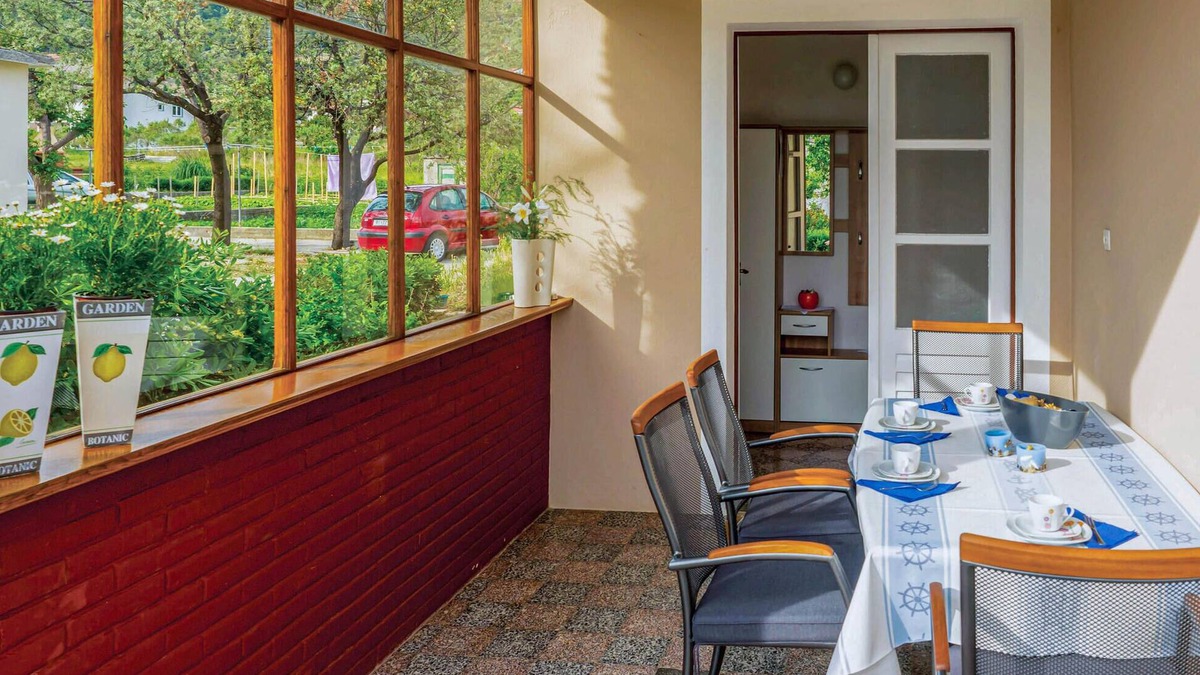 Banjol House | Cozy home in Banjol with WiFi