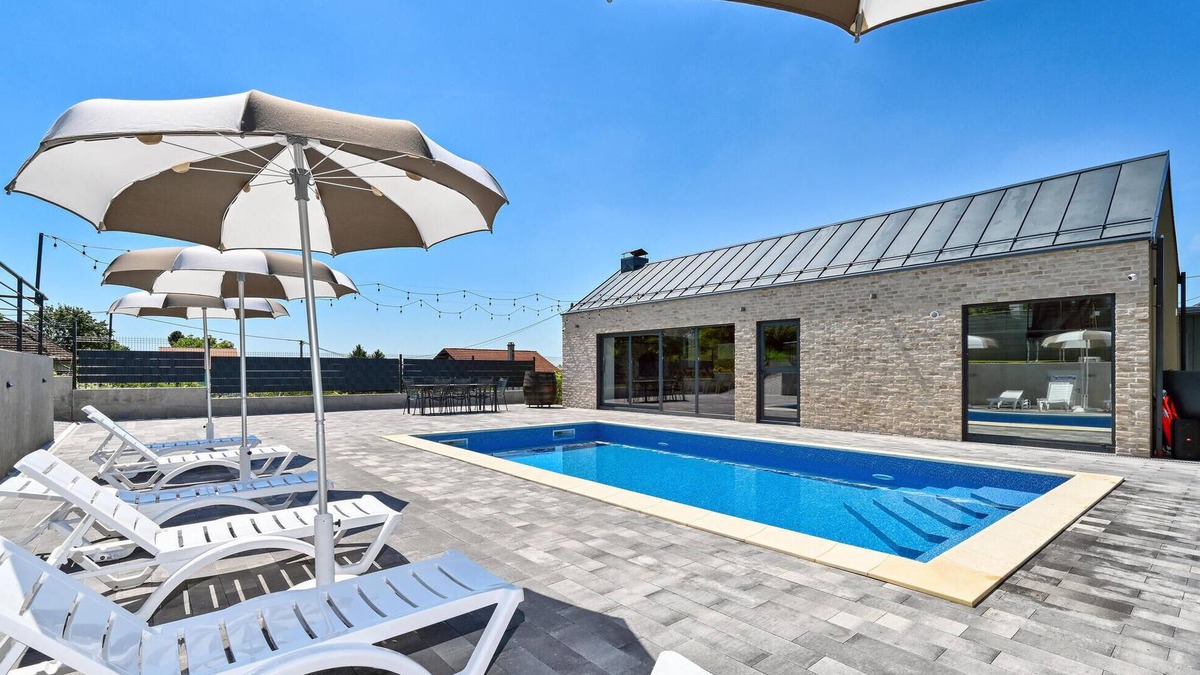 Dugo Selo House | Cozy home in Dugo Selo with sauna