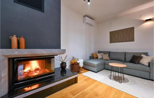 Veliko Trojstvo House | Cozy Home In Maglenca With Sauna