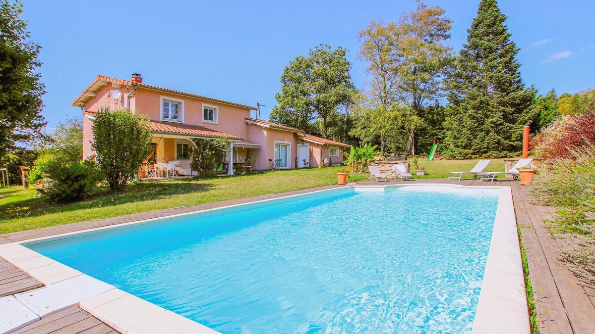 Montseveroux House | Cozy home in Monseveroux
