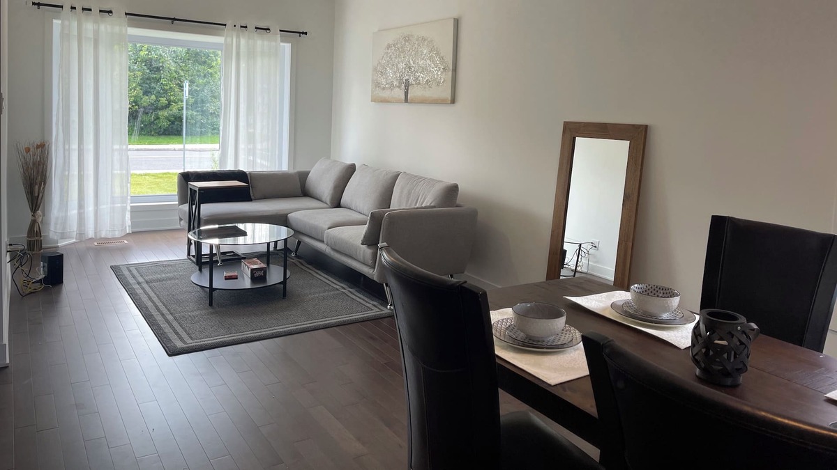 Pointe Claire House | Cozy home in Montreal