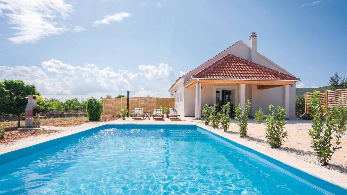 Sibenik House | Cozy home in Radonic with WiFi