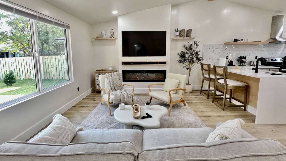 Camden House | Cozy Home Minutes From Downtown