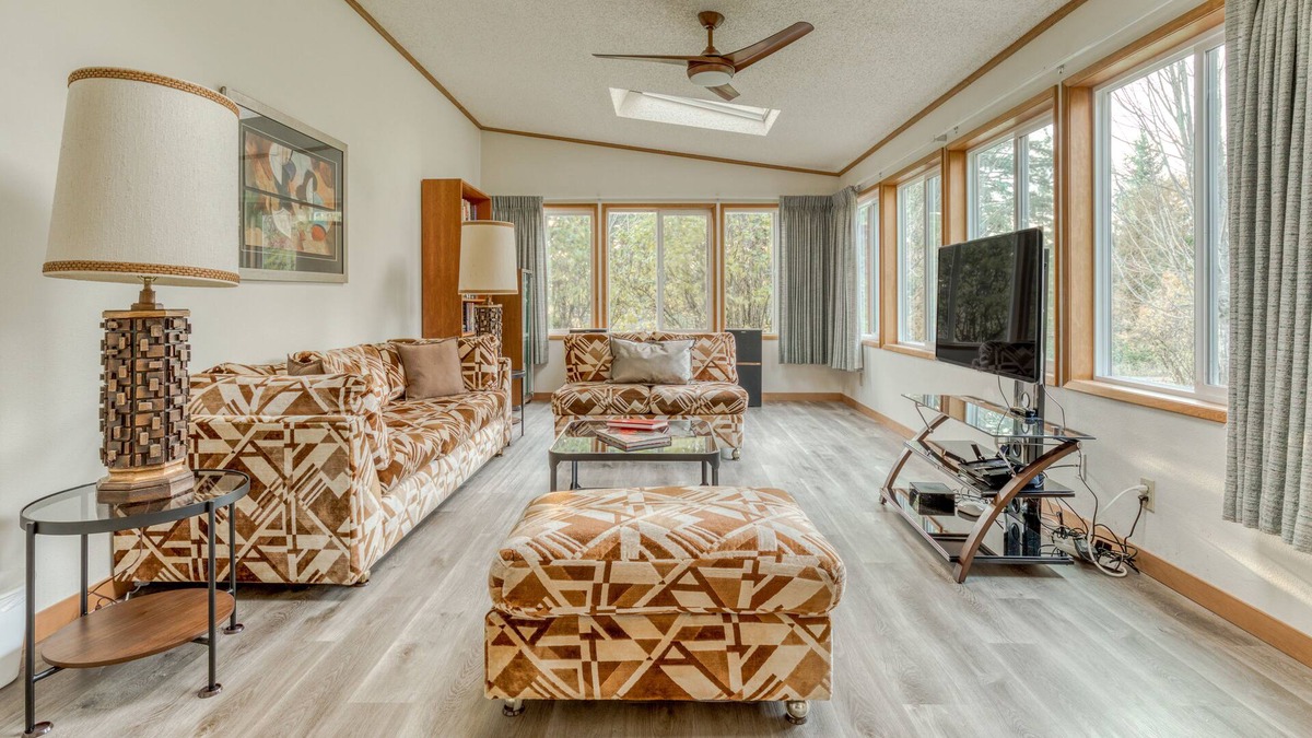 Stevenson House | Cozy Home on 1.29 Acres with 2 Decks, WiFi, AC & Easy Access to the Outdoors!