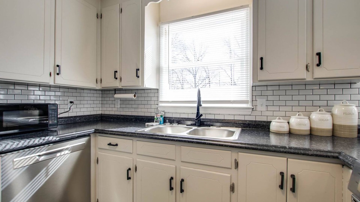 Murfreesboro House | Cozy home on a secluded lot - 40 mins from Nashville, 5 min from MTSU!