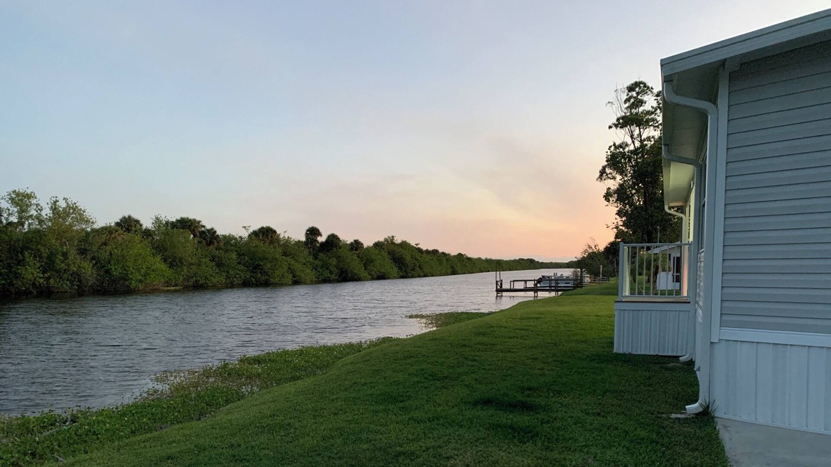 Lakeport House | Cozy home on canal. Get out your poles and stay a while!