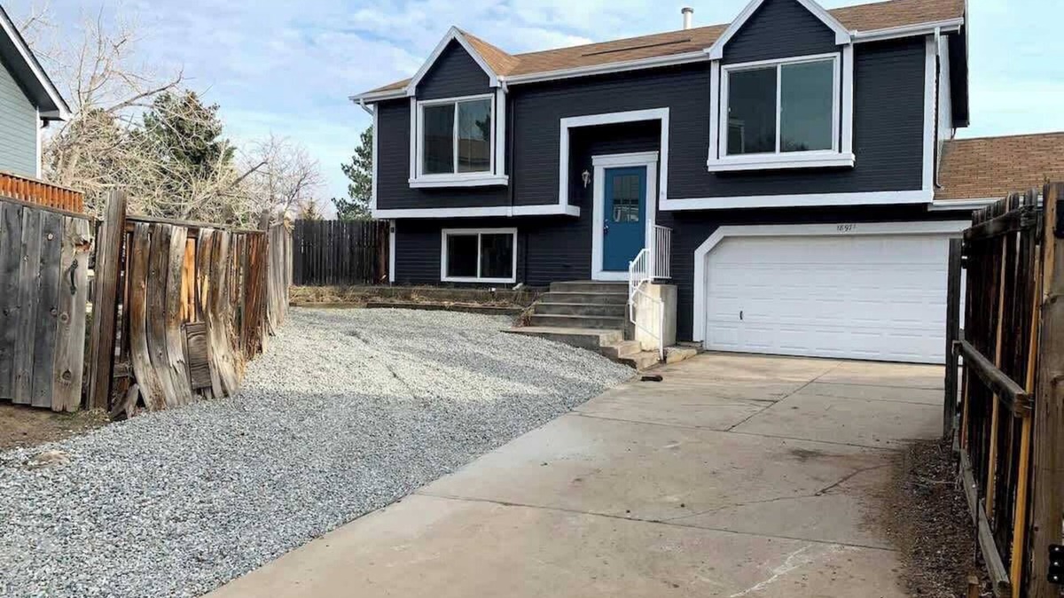 High Point House | Cozy Home Retreat Two King Beds Smart TV's Yard and great location to all things