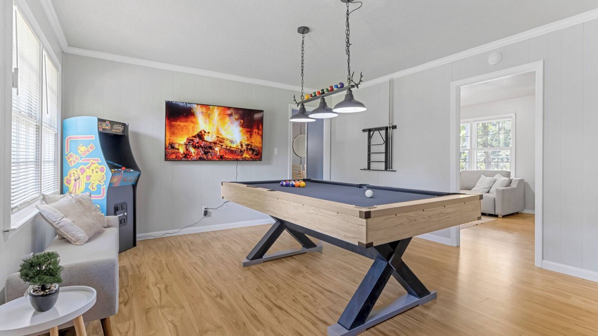 Spartanburg House | Cozy Home w/Pool Table, Arcade & Firepit