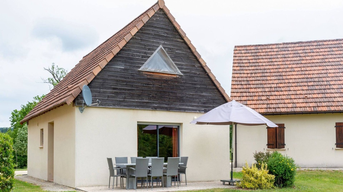 Lacapelle-Marival House | Cozy Home with Scenic Views