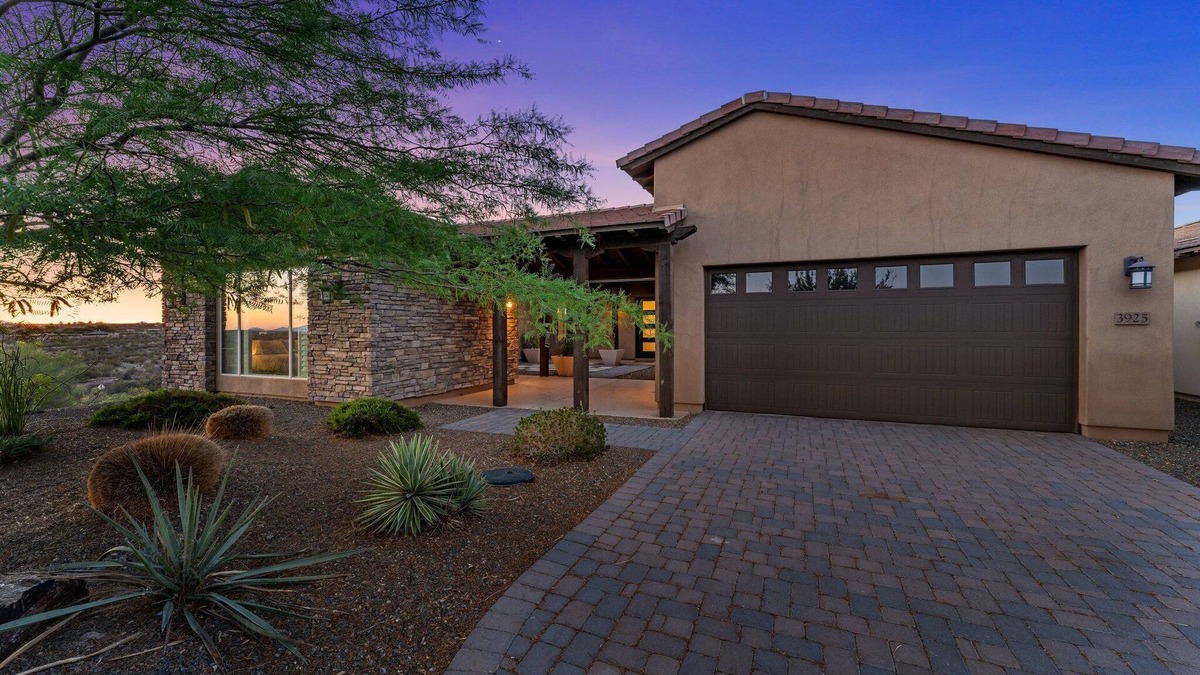 Congress House | Cozy home with beautiful sunset view in charming Wickenburg golf community
