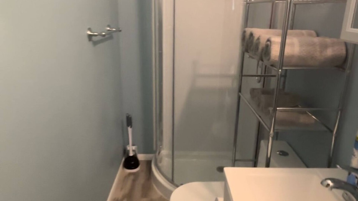Sheridan House | Cozy home with fenced yard and pet friendly.