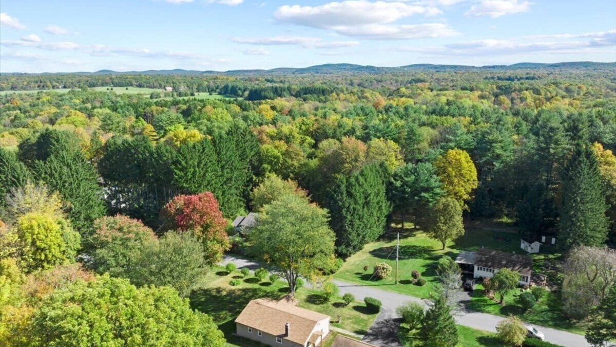 New Paltz House | Cozy Home with Game Room and Fire Pit