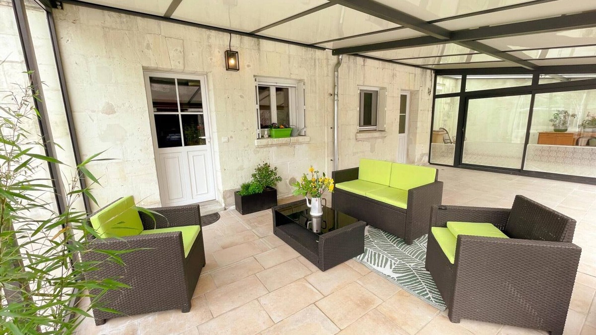 Loches Cottage | Cozy Home with Modern Comforts, Near Château & Markets, in Charming Loches, WiFi Included
