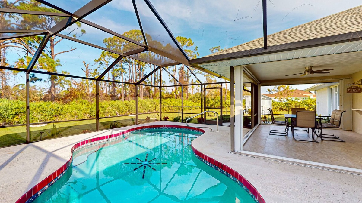 Gulf Cove House | Cozy home with private pool, lanai, central AC & washer/dryer