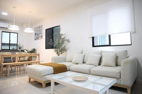 Ramkhamhaeng Apartment | Cozy Homey Place Townhome