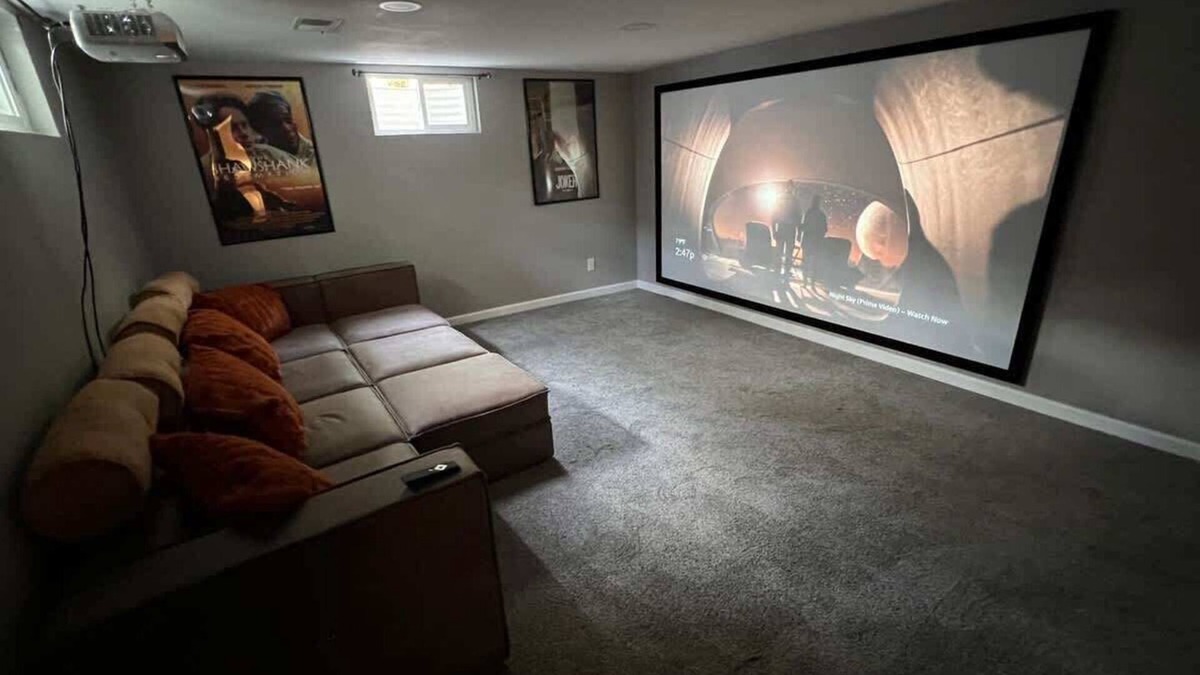 Allendale Area House | Cozy Hot Tub Escape | Pool Table & Home Theater