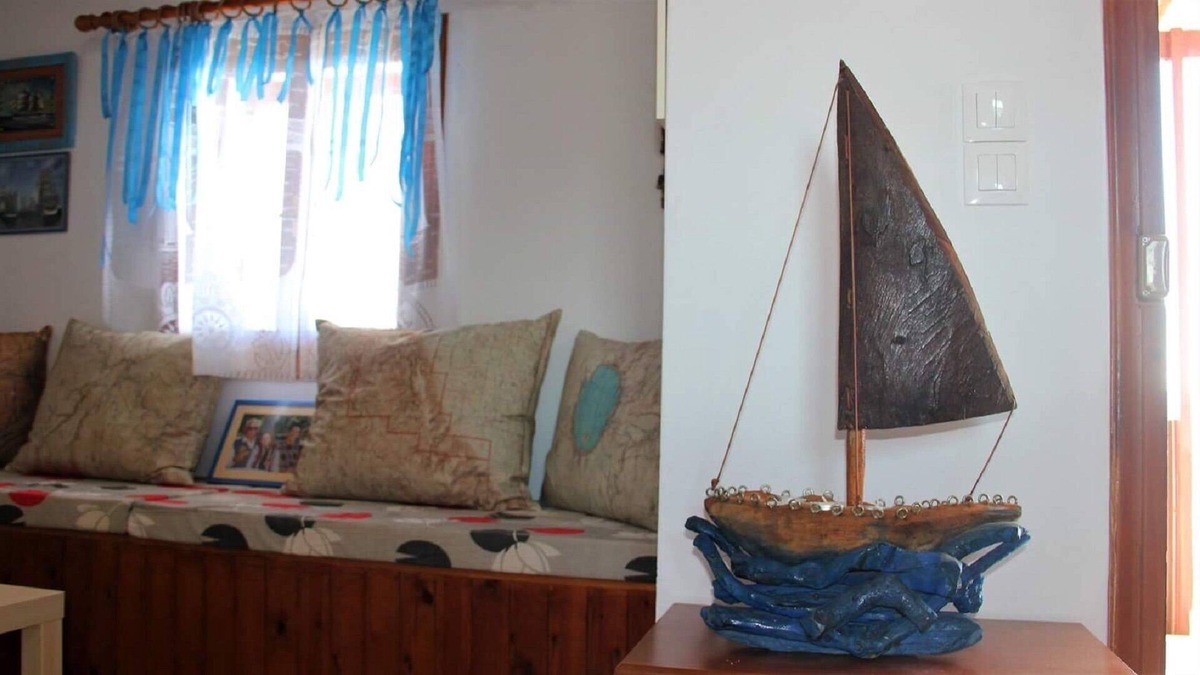 Afiartis House | Cozy house by the sea