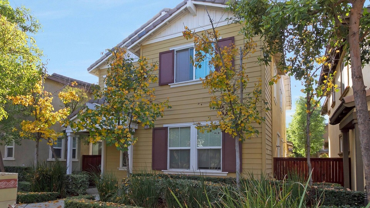 Riverside House | Cozy House In A Gated Community (Close To CBU)