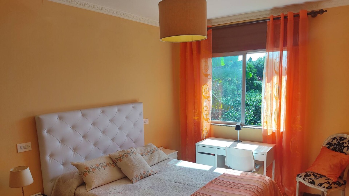 Rianxo House | Cozy house in rural village near beaches