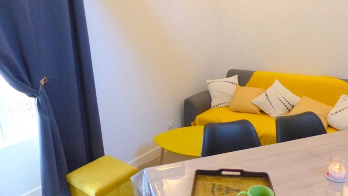 Brout-Vernet Cottage | Cozy house in the heart of the village with enclosed garden