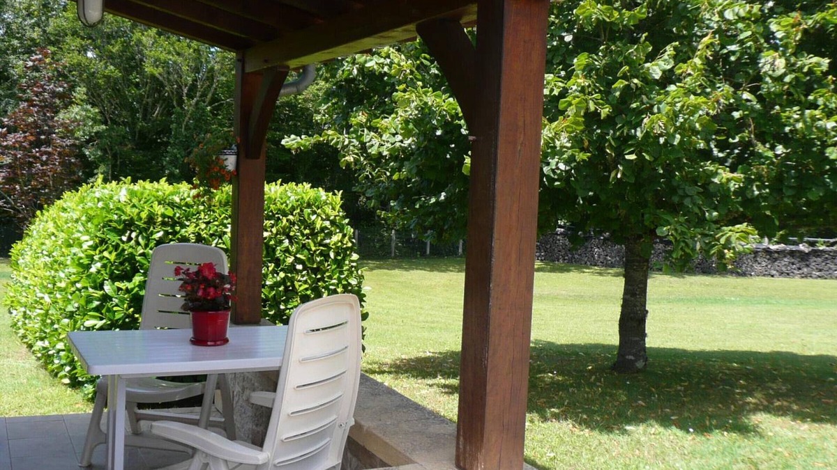 Tursac Cottage | Cozy house, near Eyzies, private garden, BBQ, perfect for hiking