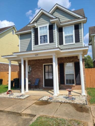Oxford House | Cozy House near Ole Miss & M-Trade!