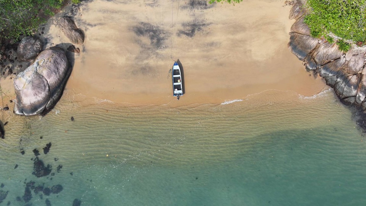 Tabatinga House | Cozy house, on a 50m beach.