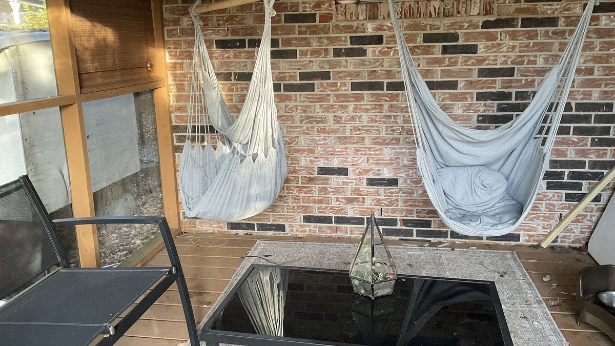 Niceville House | Cozy house on a pond, centrally located