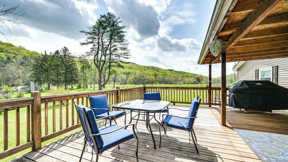 Mattawana House | Cozy Huntingdon Escape: 19 Mi to Penn State Univ!
