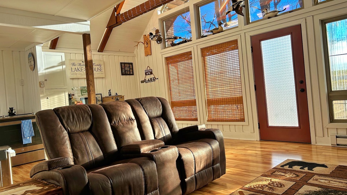 Central City Ski Chalet | Cozy Indian Lake Chalet on Golf Course w/Arcade Game Room. Close to flight 93
