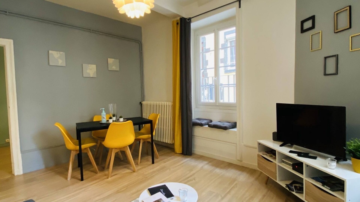 Clermont Ferrand City Centre Apartment | 🌟 Cozy is not central plateau 🌟