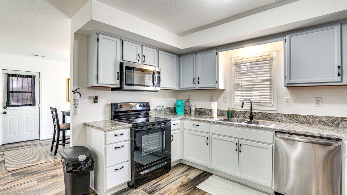 Jefferson City House | Cozy Jefferson City Retreat w/ Porch, Near Golfing