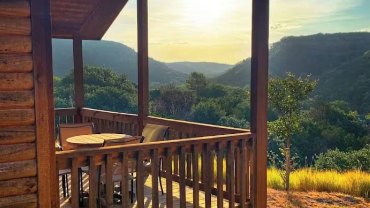 Medina Cabin | Cozy King Cabin #20: Tx Hill Country Resort/w Pool