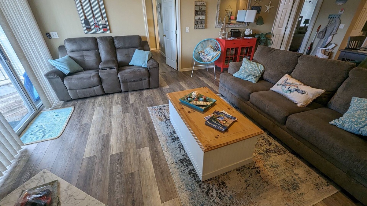 Osage Beach Condo | Cozy Lake of the Ozarks Getaway @ Ledges Rent 2 get 3rd 1/2 price spring special