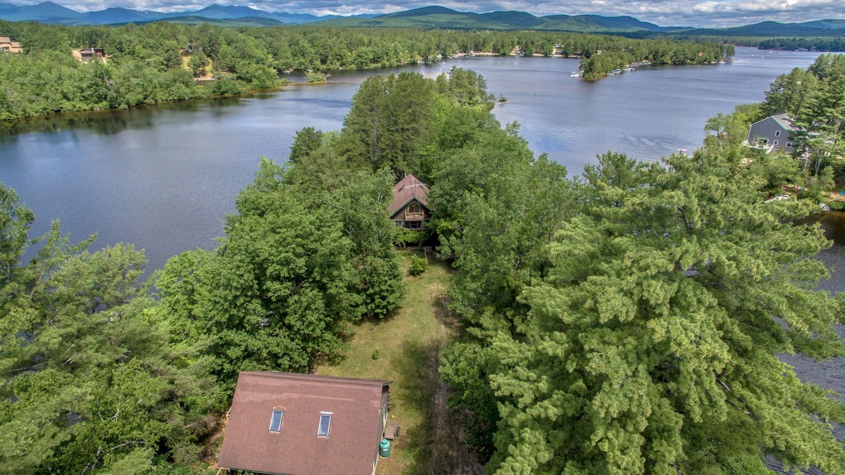 The Bays Cabin | Cozy Lake Ossipee All Season Cabin