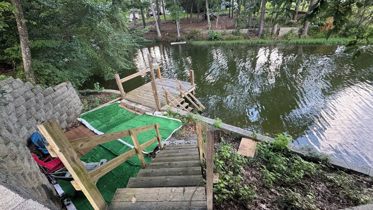 Leesville Apartment | Cozy Lakefront 2-Bedroom First-Floor Retreat