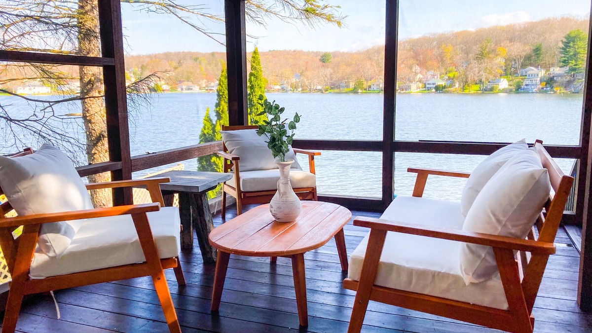 Plymouth House | Cozy Lakefront Bungalow w firepit/dock/kayaks