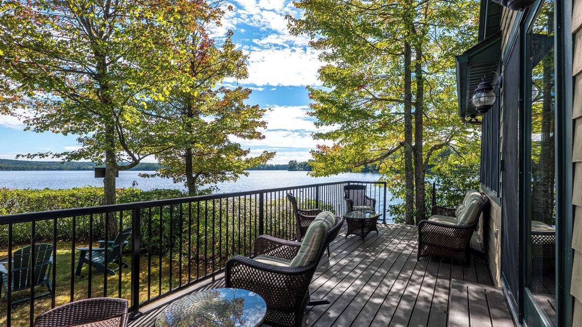Raymond Cabin | Cozy Lakefront Cabin-Private Dock-Kayaks-Firepit