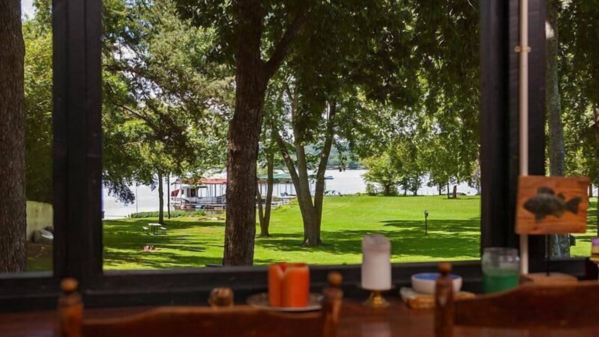 Mount Juliet House | Cozy Lakefront Getaway Near Nashville-Pet Friendly, Dock, Amazing Views