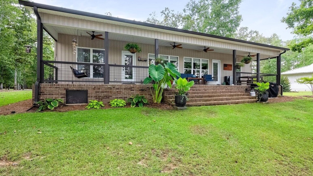 Arley House | Cozy lakefront home with beautiful views, fire pit & private dock.