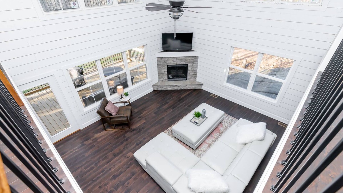 Lindseyville House | Cozy Lakefront Retreat: Your Nolin Lake Haven for all the seasons