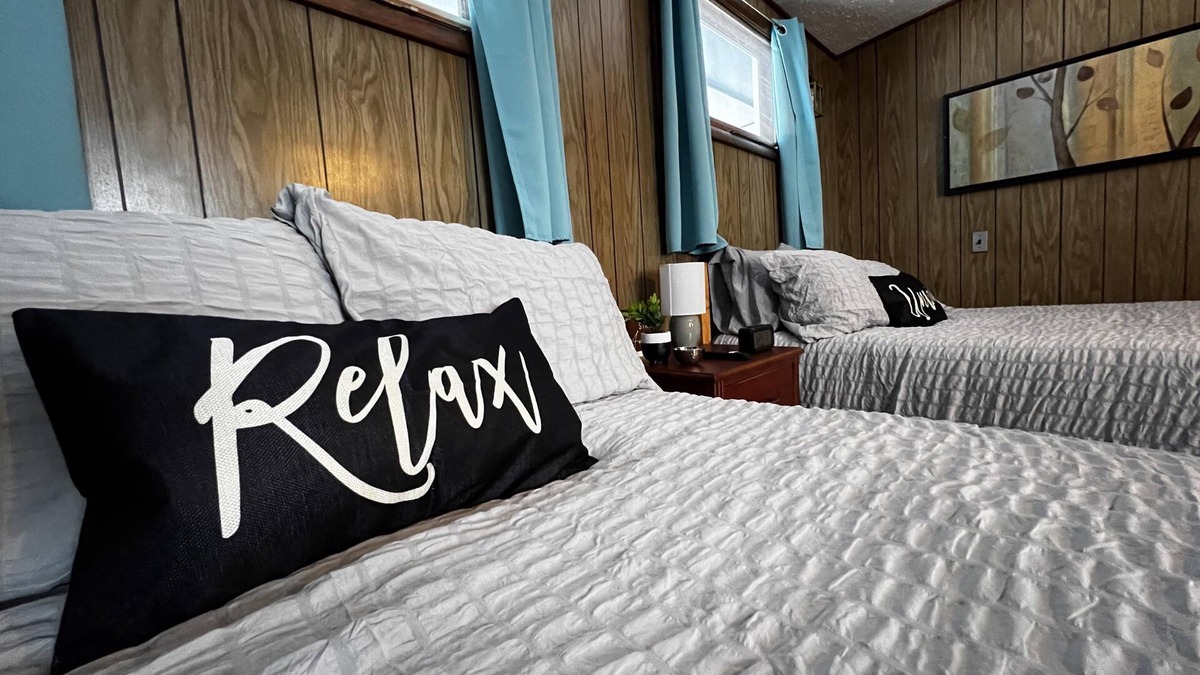 Paradise Apartment | Cozy Lakeside Studio #4 Retreat on Lake Superior - Perfect for ORV!