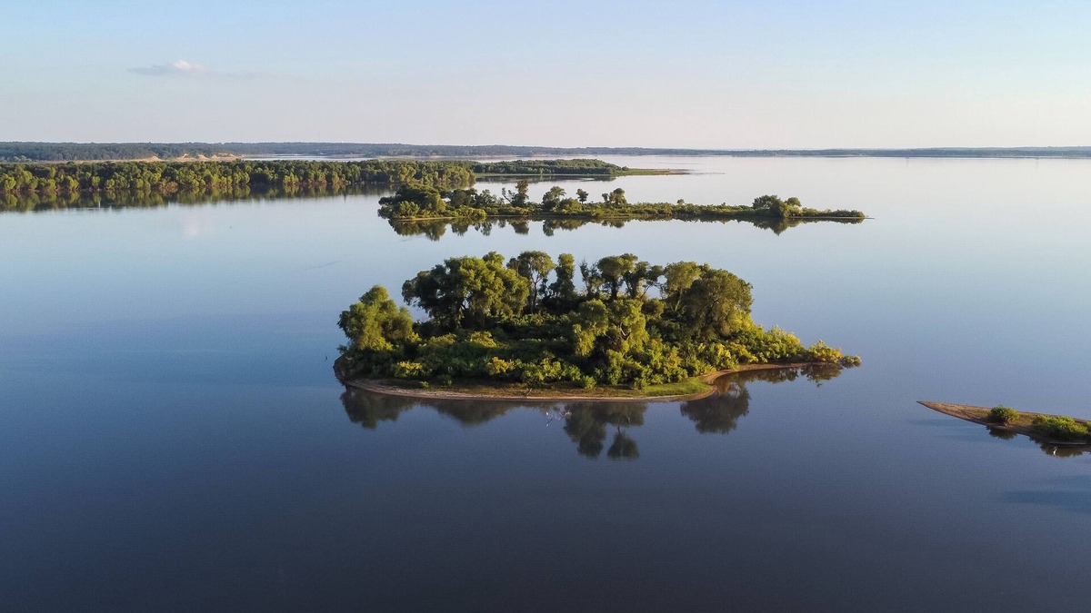 Madill Hotel | Cozy Lakeside Suite- 2BR hotel room by the lake- Texoma Shores Resort