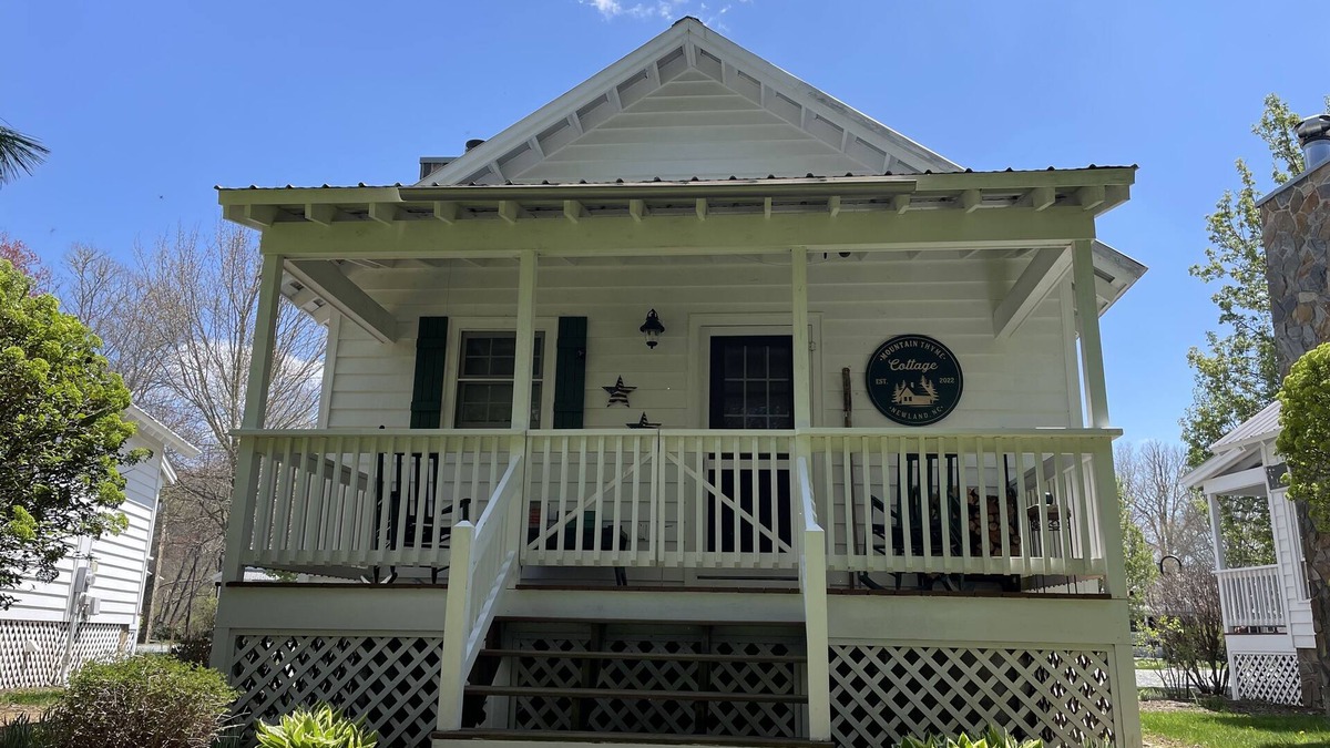 Altamont Cottage | Cozy Linville River Cottage-Newland, NC "Mountain Thyme"