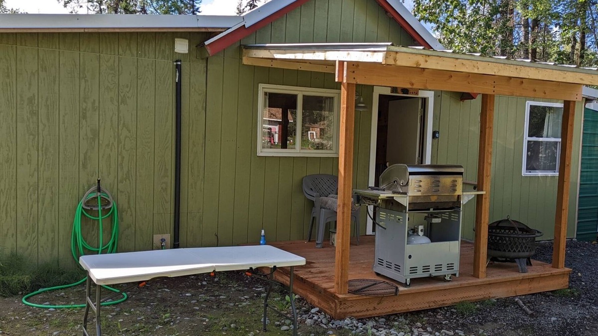 Sterling House | Cozy little cabin, great for a fishing trip or just getting away