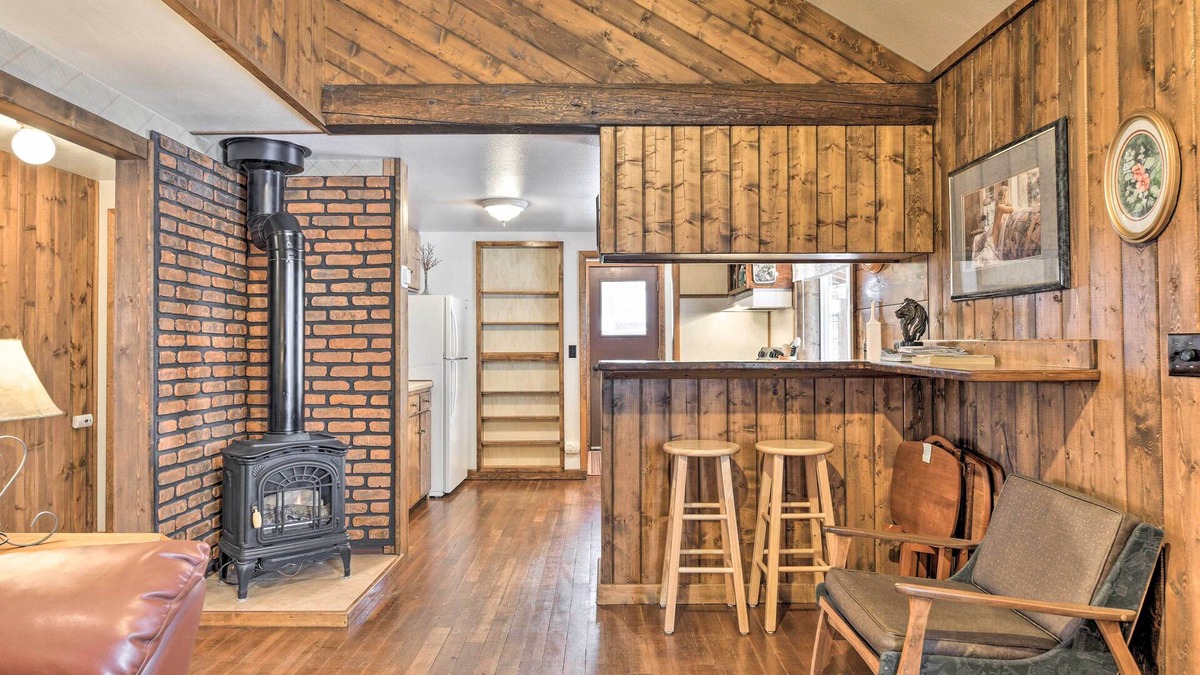 Creede Cabin | Cozy Log Cabin Escape In the Heart of Creede!