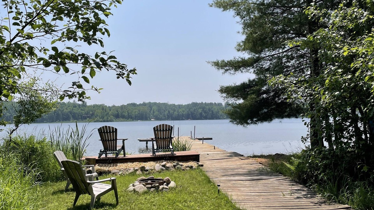 Lakewood Cabin | Cozy Log Cabin on the Water