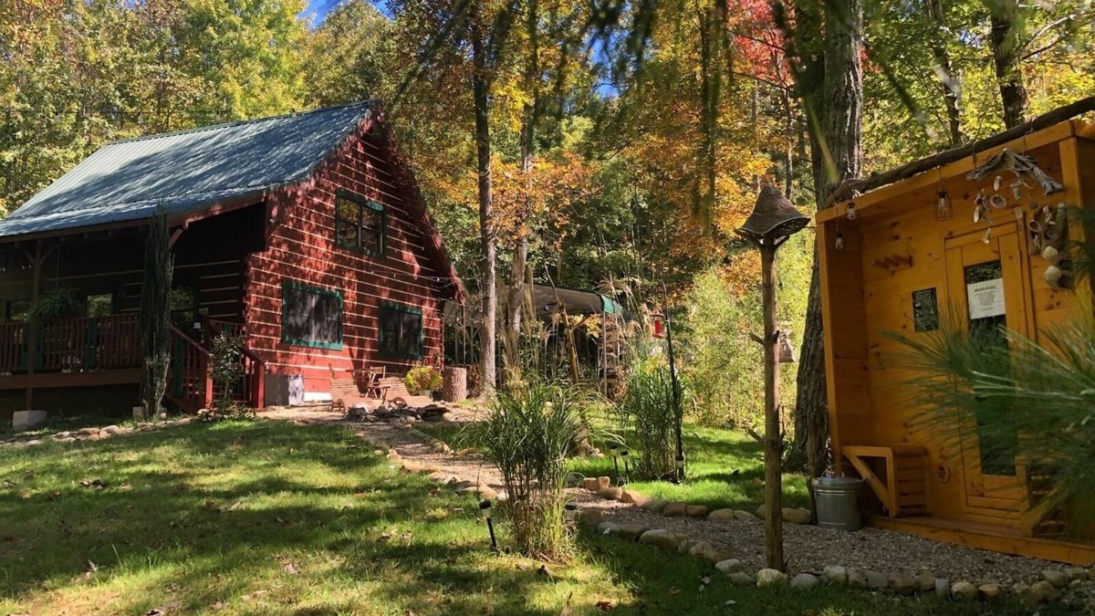 Hartford Cabin | Cozy Log cabin tucked away in the Smokey Mountain, Pet friendly, Sauna, Hot Tub