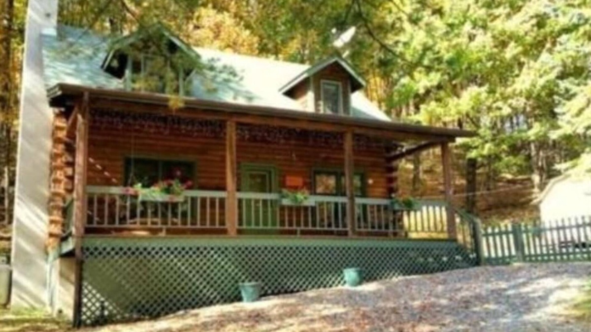 Banner Elk Cabin | Cozy Log Cabin With Hot Tub - Pet Friendly