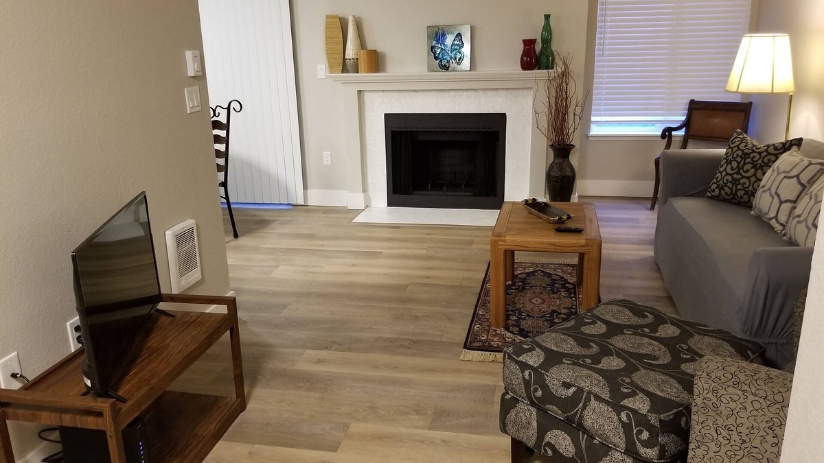 Puyallup Apartment | Cozy Lovely Rental Unit With Indoor Place Close to Restaurants/Mall/Fairgrounds